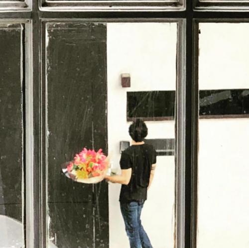 Flowers Delivery | 100x100 cm | 2019